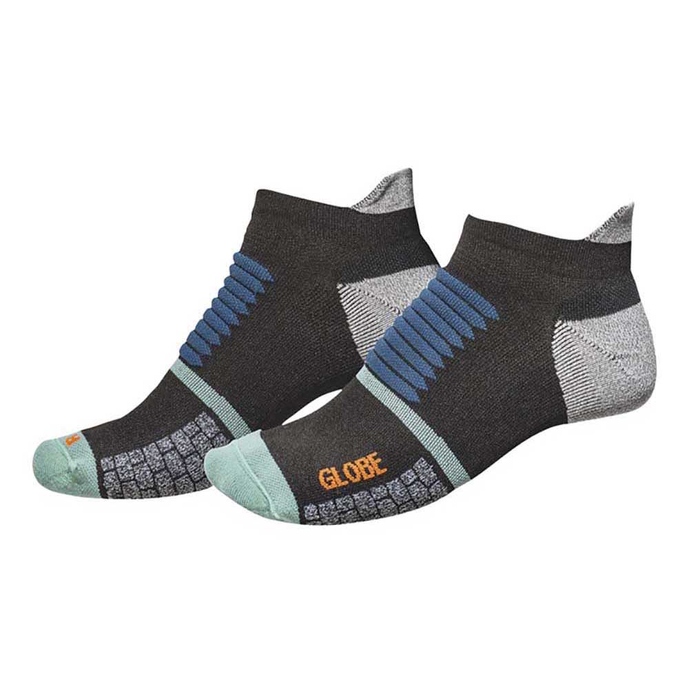 globe-hikari-skates-socks