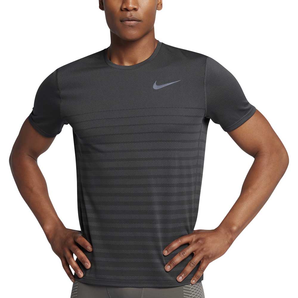 Español Escribe email partes Nike Zonal Cooling Relay GX Short Sleeve T-Shirt Grey | Runnerinn