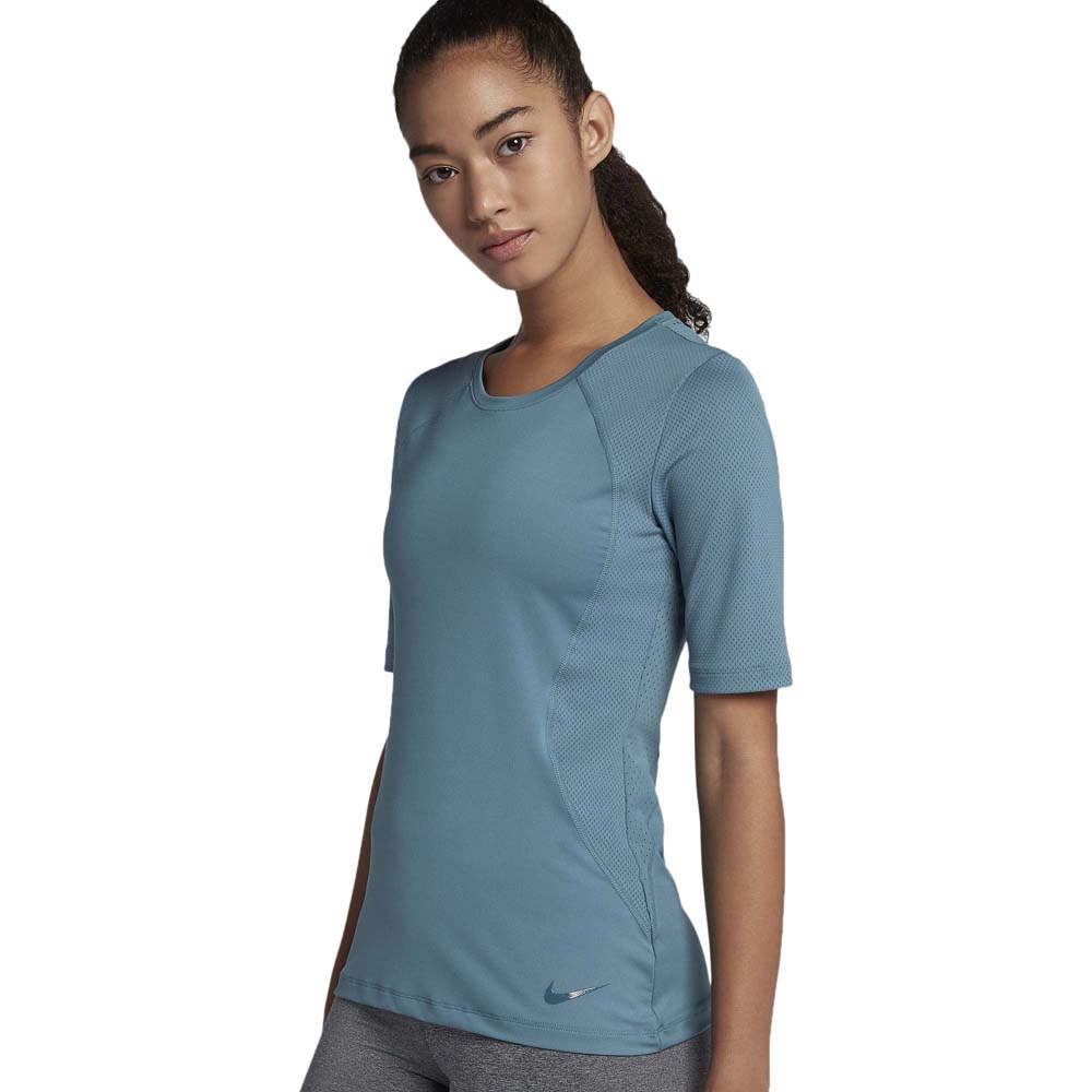plotseling maag Zo veel Nike Pro Hypercool Short Sleeve T-Shirt Blue | Traininn