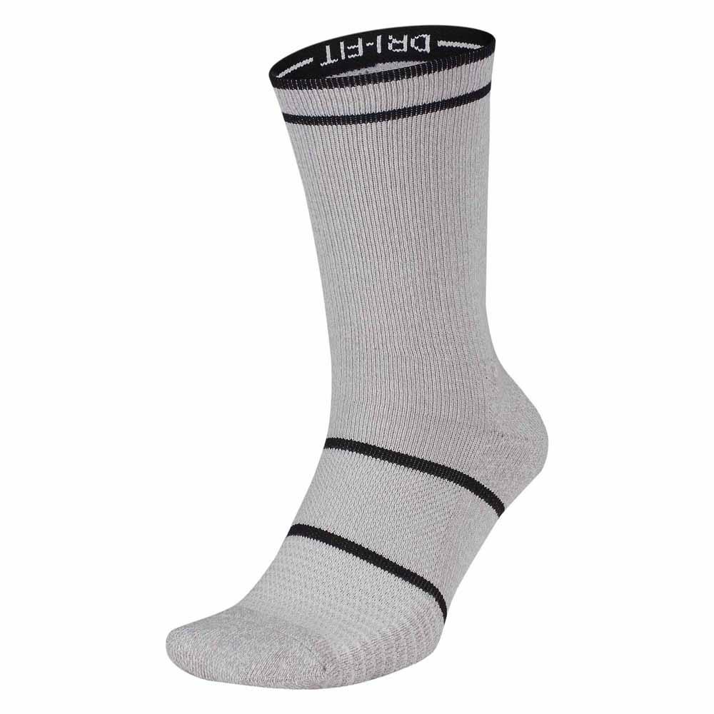 nike-court-essentials-crew-socks