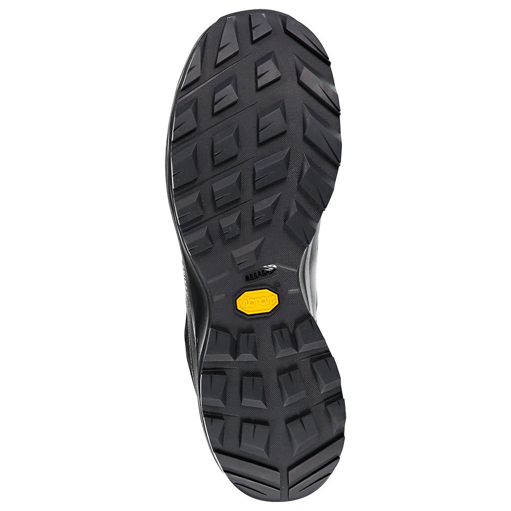 Arc’teryx Aerios FL Goretex hiking shoes