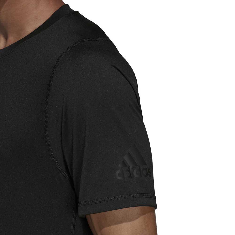 adidas FreeLift Sport Graphic Badge Of Sport T-shirt med korte ærmer