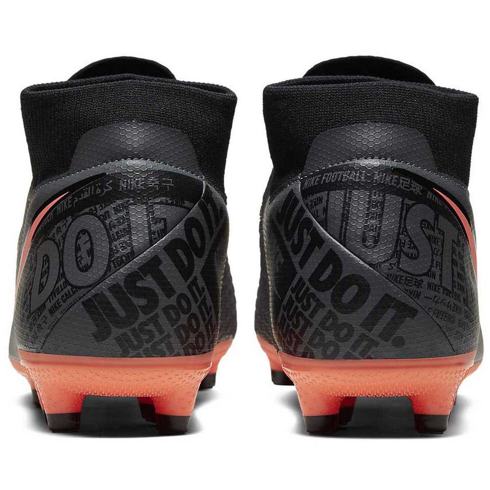 Nike Phantom Vision Academy Dynamic Fit MG Football Boots