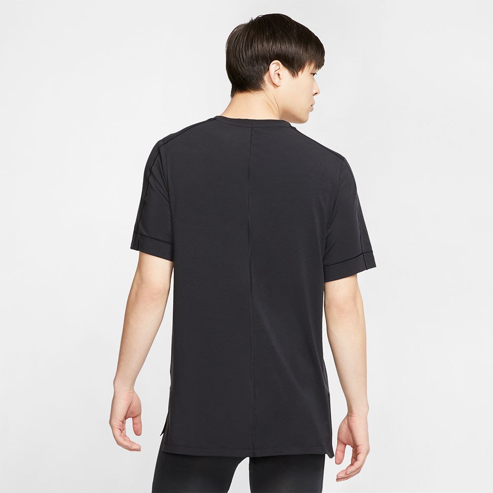 Nike Dri Fit Yoga T-shirt met korte mouwen