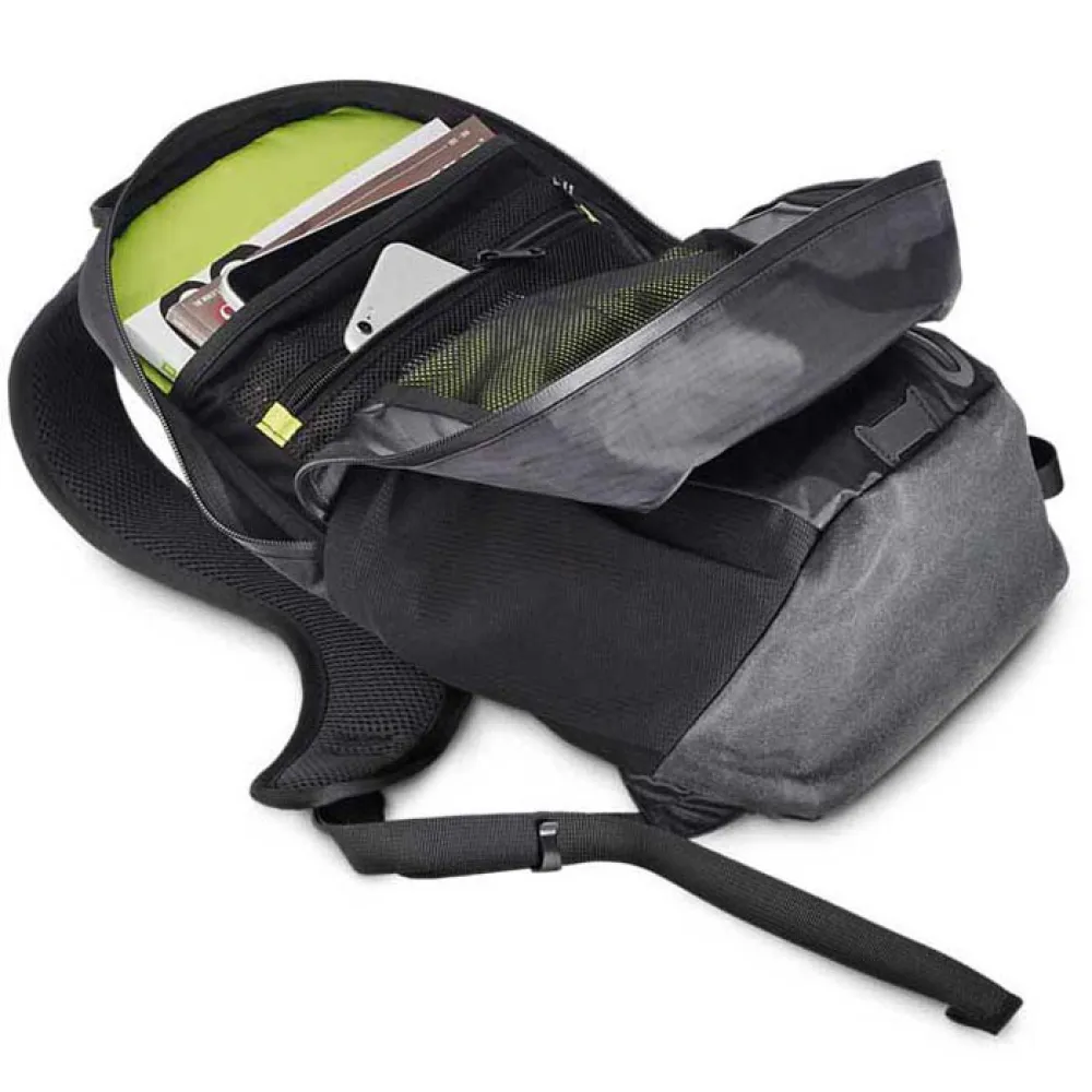 Specialized Base Miles Featherweight 15L Backpack | Bikeinn display picture 1