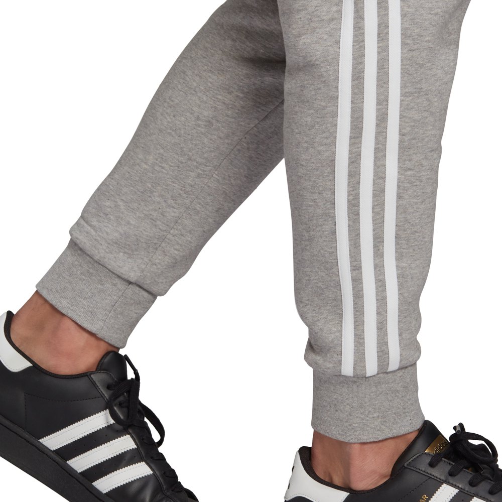 calcetines Inesperado curso adidas Originals Pantalones 3 Stripes Gris | Dressinn