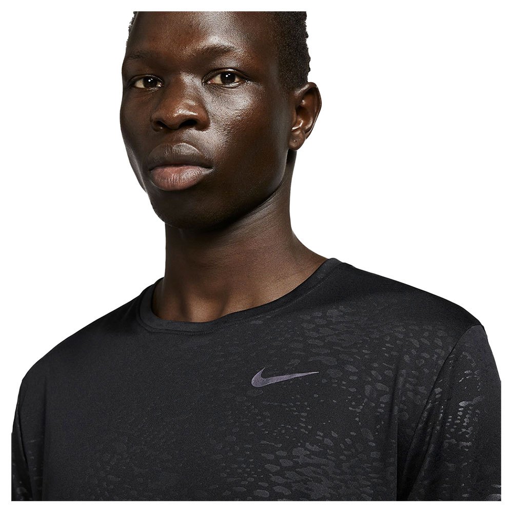 Nike Run Division Dri Fit Miler Embossed Short Sleeve T-Shirt Black|  Runnerinn