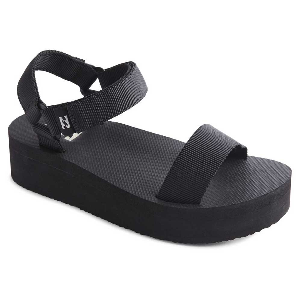billabong-kari-on-slippers