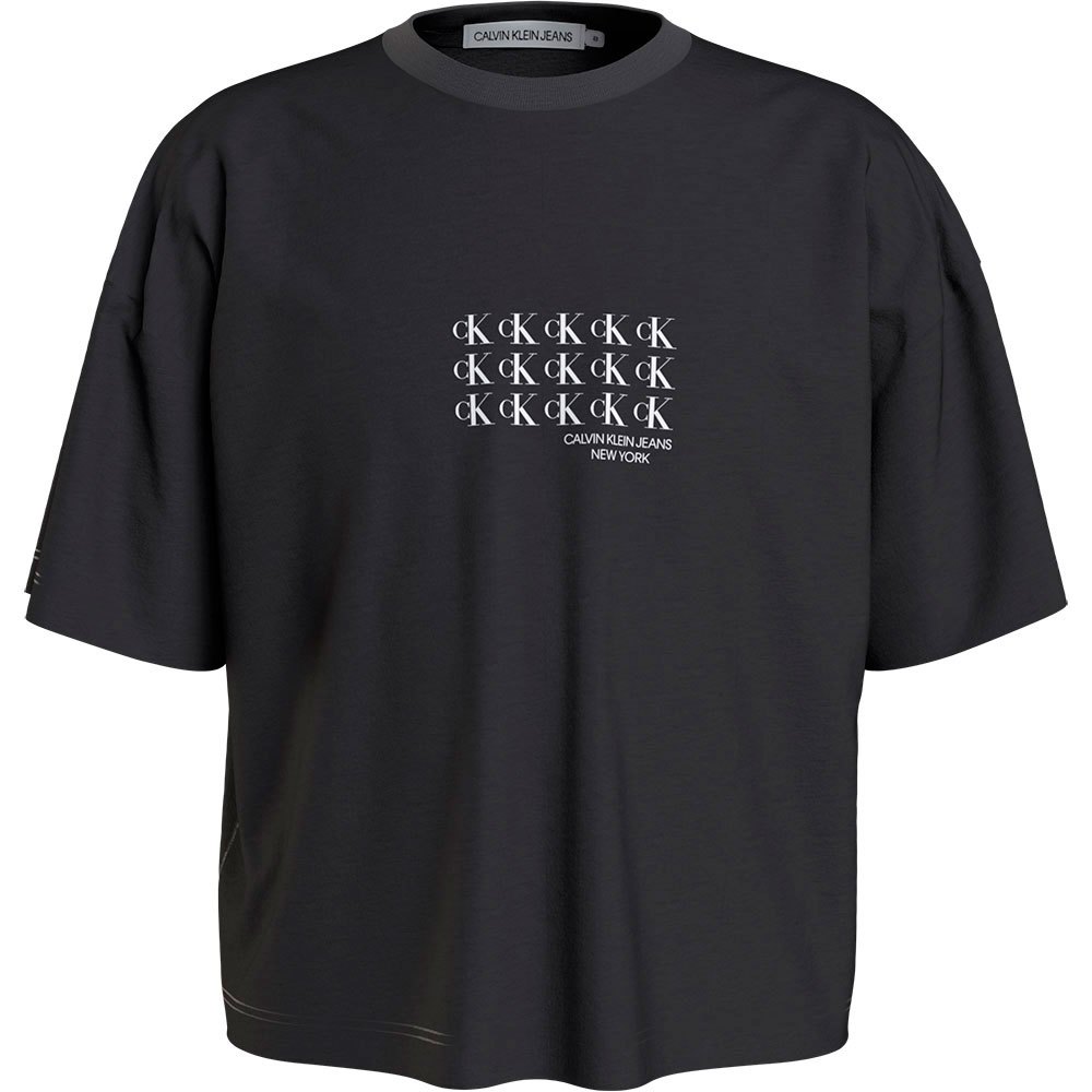 calvin-klein-mini-monogram-boxy-kortarmet-t-skjorte