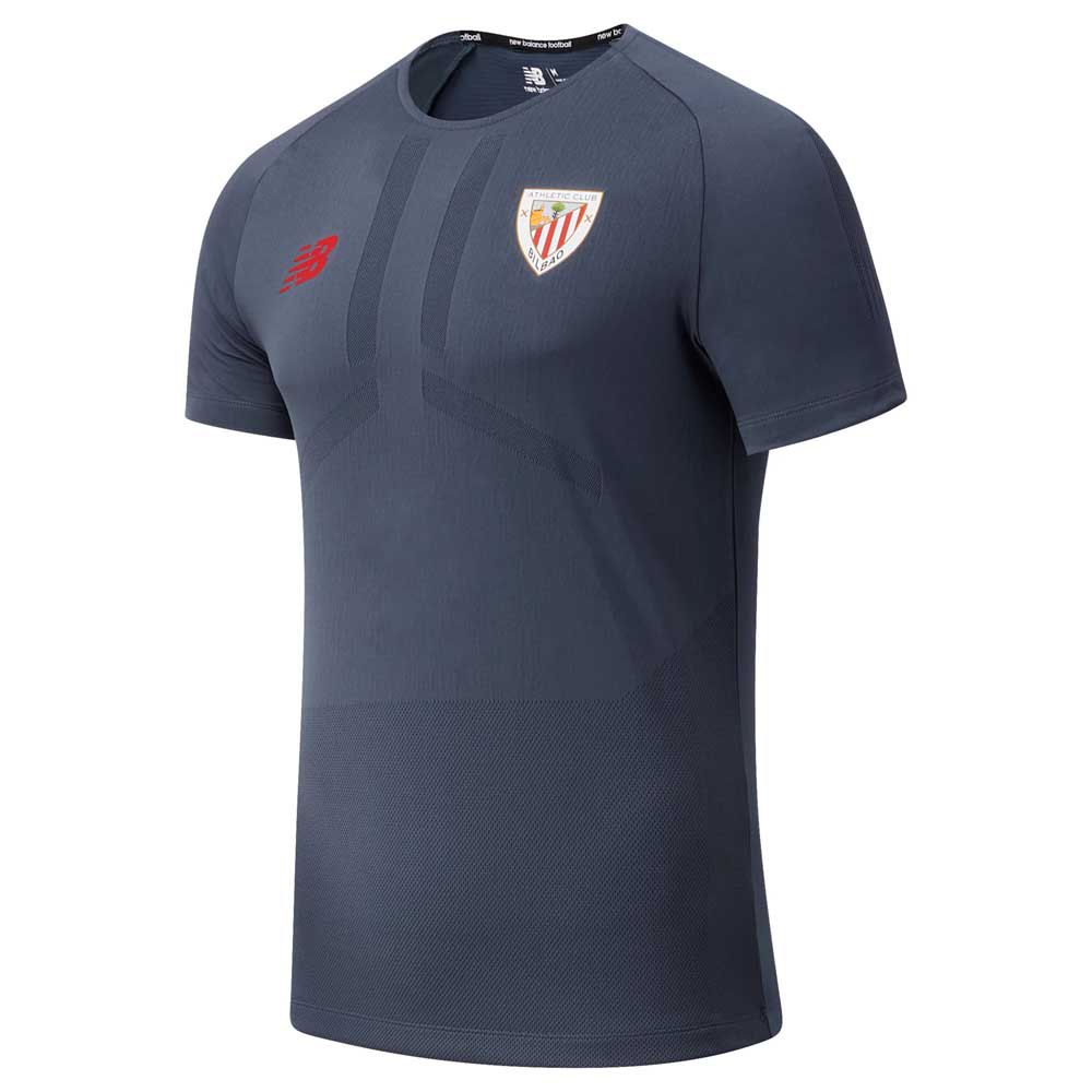 new-balance-kort-rmet-t-shirt-athletic-club-bilbao-21-22-on-pitch