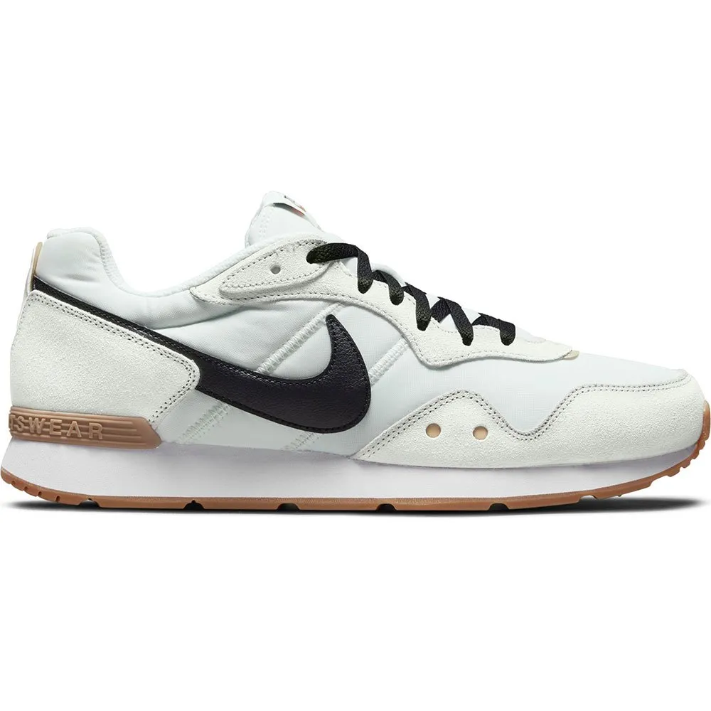 nike venture runner shoes
