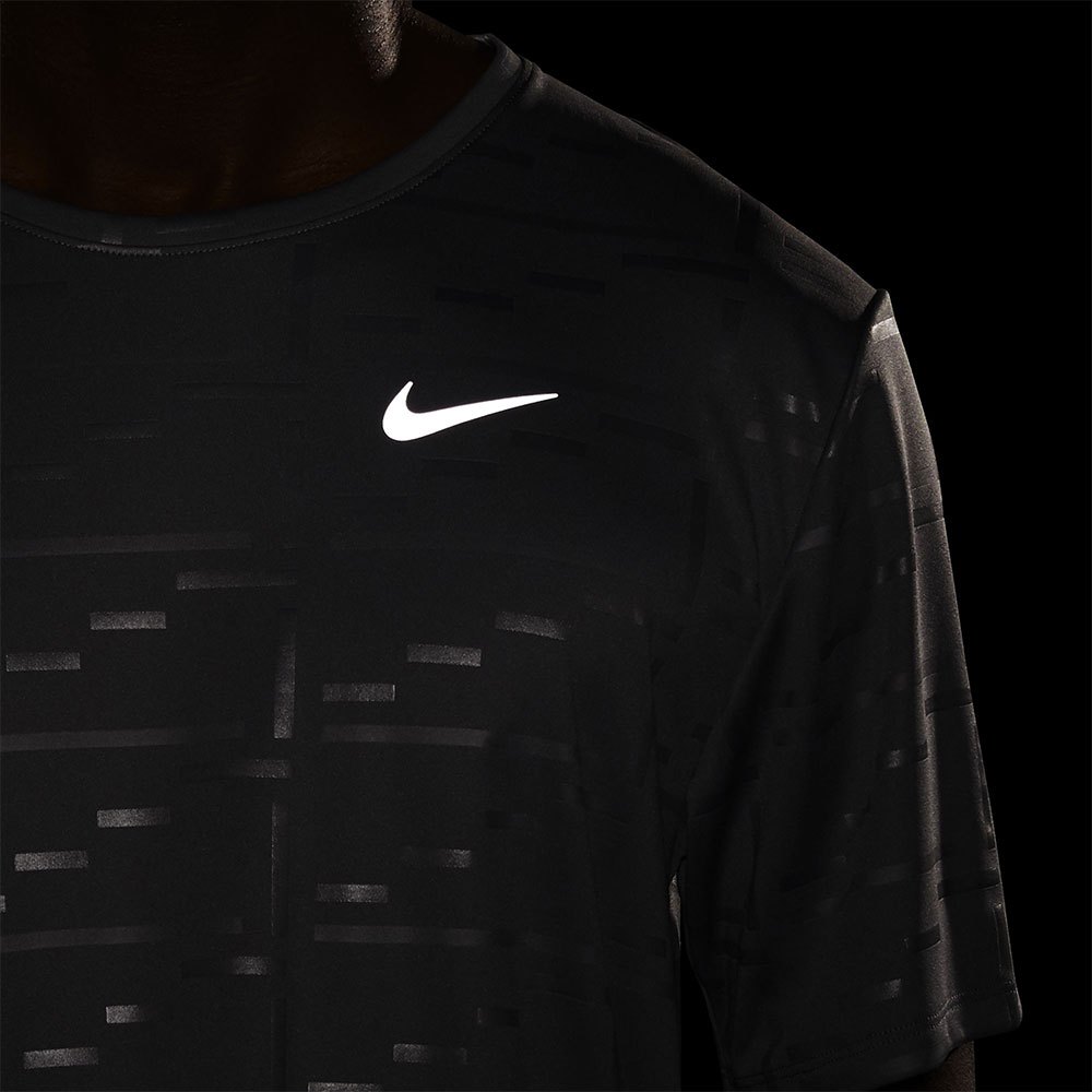 Nike Camiseta Manga Curta Dri Fit UV Run Division Miler Embossed