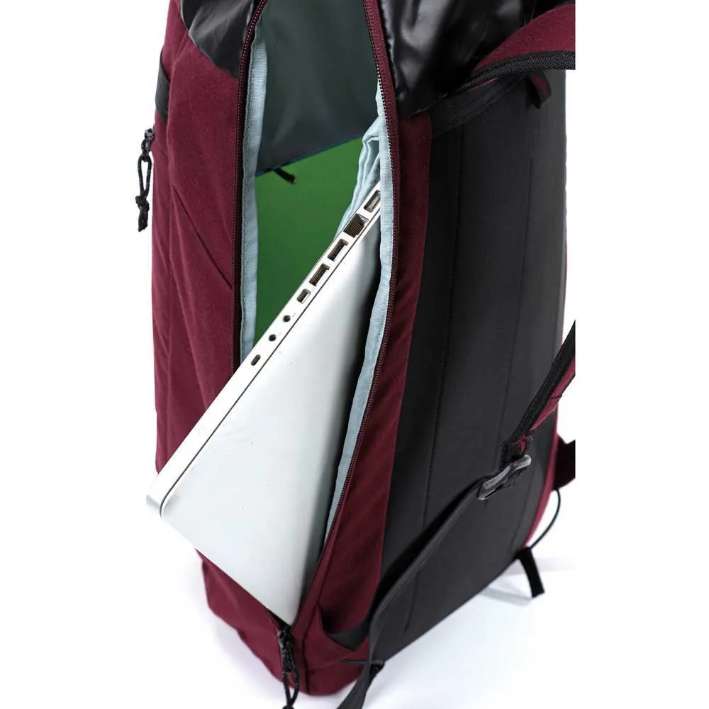 Nitro Fuse Daypack Rucksack – 24L, 44x29x20cm, Mit Seitlichem Laptopfach, Gepolstert & Atmungsaktiv, Gymbag-Optik