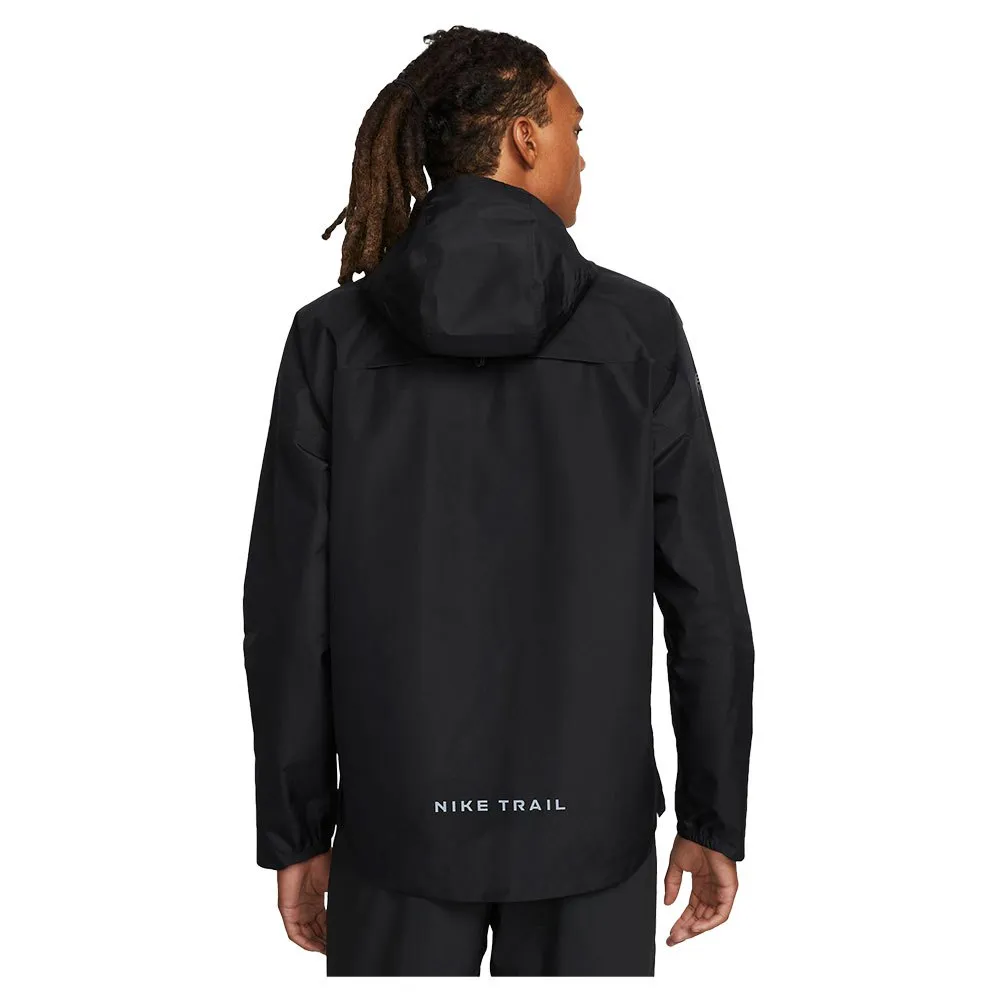 Nike Chaqueta GORE-TEX® Trail Negro | Runnerinn