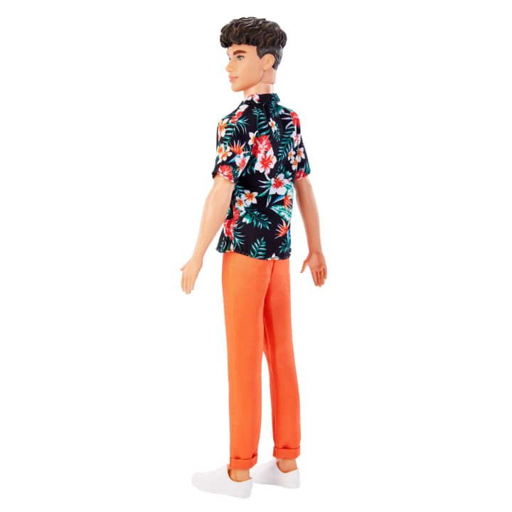 Barbie Fashionistas Brunette Avskåret Hår Blomstret Hawaiisk Skjorte Oransje Bukser Hvite Dekksko Barnedukke Ken