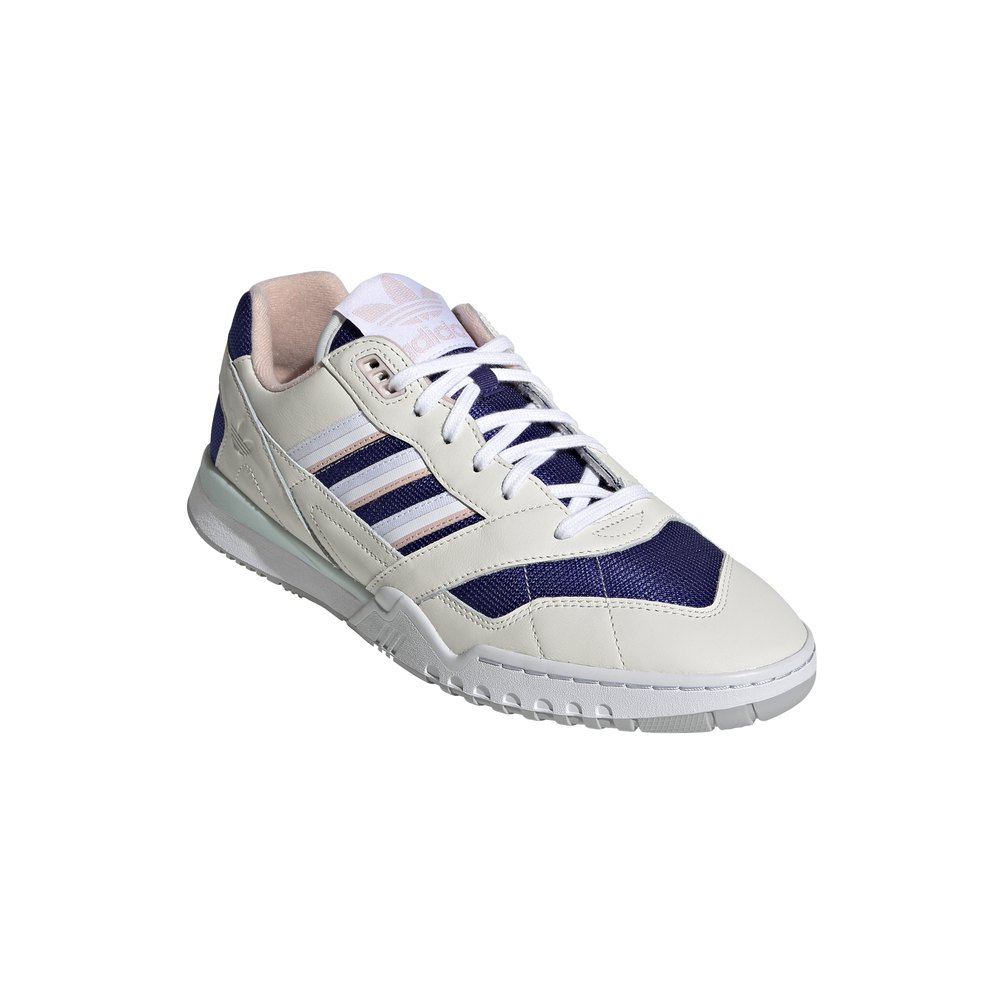Beroemdheid Sporten achterstalligheid adidas Originals Adidas A.r. Trainer Sneakers White | Dressinn