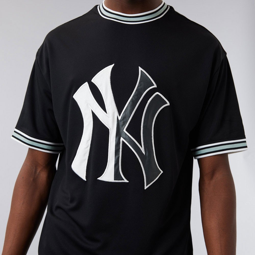New era New York Yankees Team Logo Oversized Mesh Short Sleeve T-Shirt