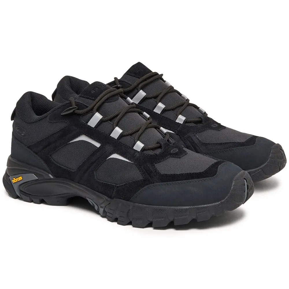 Oakley Sierra Terrain trail running shoes Black | Runnerinn