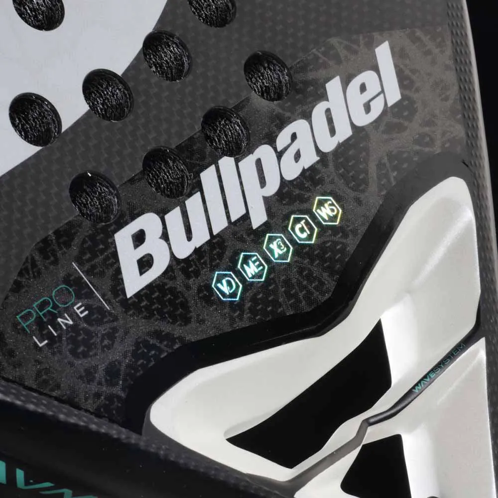 Bullpadel Neuron 2024 padel racket Silver | Smashinn