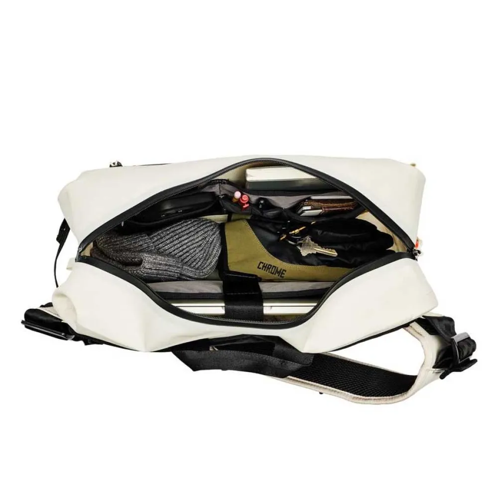 Chrome Kadet max wp crossbody, White | Bikeinn