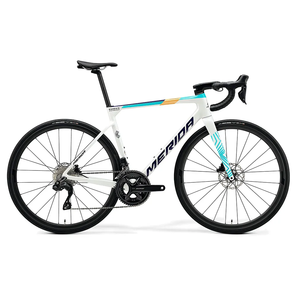Merida bikes Scultura 6000 105 Di2 2026 road bike, White | Bikeinn