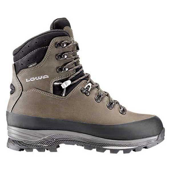 lowa-tibet-goretex-hiking-boots
