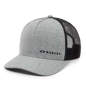 oakley-chalten-lippis