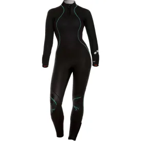 bare-nixie-ultra-woman-diving-wetsuit
