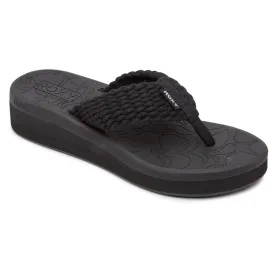 roxy-caillay-slippers