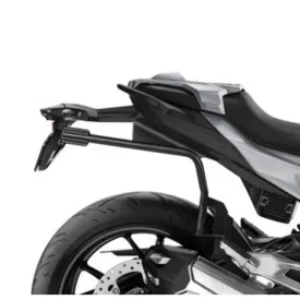 shad-3p-system-bmw-f900r-f900xr-side-cases-fitting