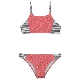 protest-saras-bikini