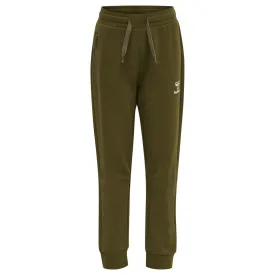 hummel-on-pants