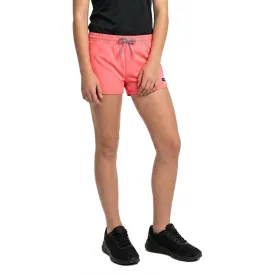 protest-amisa-simshorts