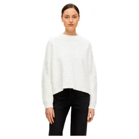 selected-jersey-laurina