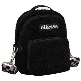 ellesse-yasmin-axelvaska