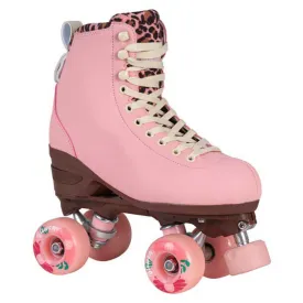 chaya-miyu-leopaard-woman-roller-skates