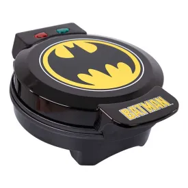 uncanny-brands-batman-gofrera-sandwich-maker