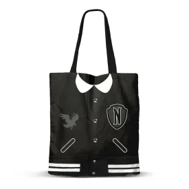 karactermania-wednesday-varsity-stofpose