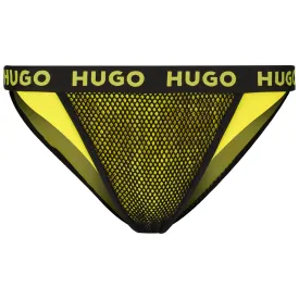 hugo-hazel-10226641-stringi