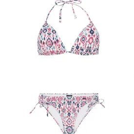 protest-bikini-vajen-triangle