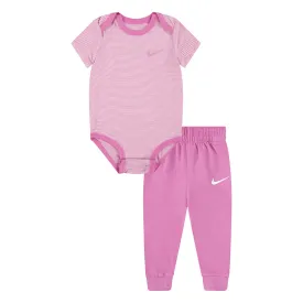 nike-striped-kurzarm-set