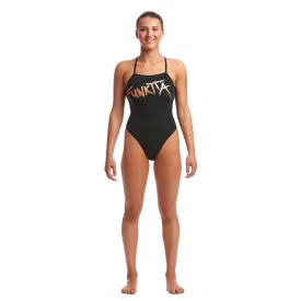 funkita-stapped-in-badeanzug