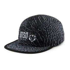 otso-black-snake-czapka