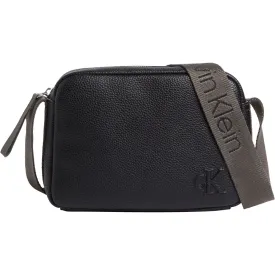calvin-klein-jeans-cargo-camera-crossbody