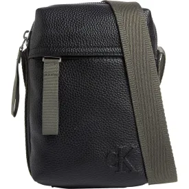 calvin-klein-jeans-cargo-reporter-crossbody