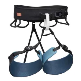 black-diamond-solution-guide-woman-harness