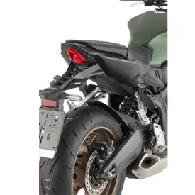 givi-honda-cb650-r-2024-saddlebags-fitting