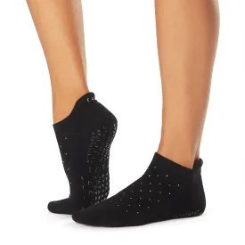 tavi-grip-savvy-short-socks