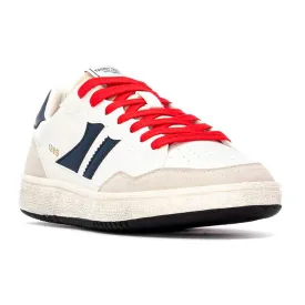 teddy-smith-120309-trampki