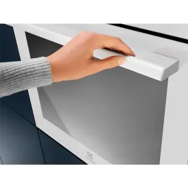 electrolux-eof3h40bw-65l-oven